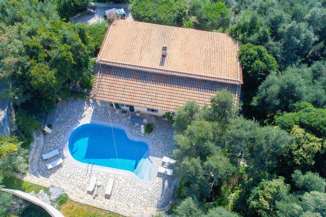 Villa Natasha Katávolos Zewnętrze zdjęcie