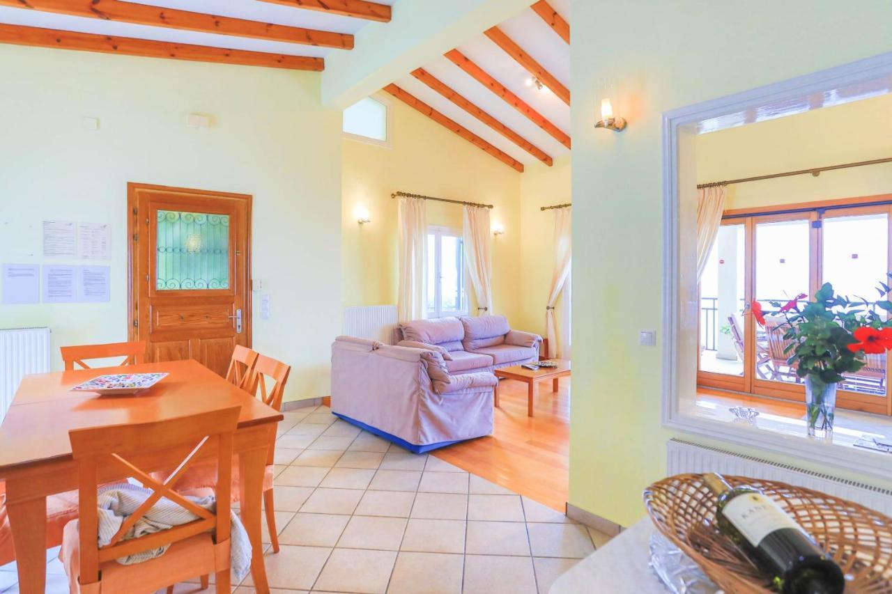 Villa Natasha Katávolos Zewnętrze zdjęcie