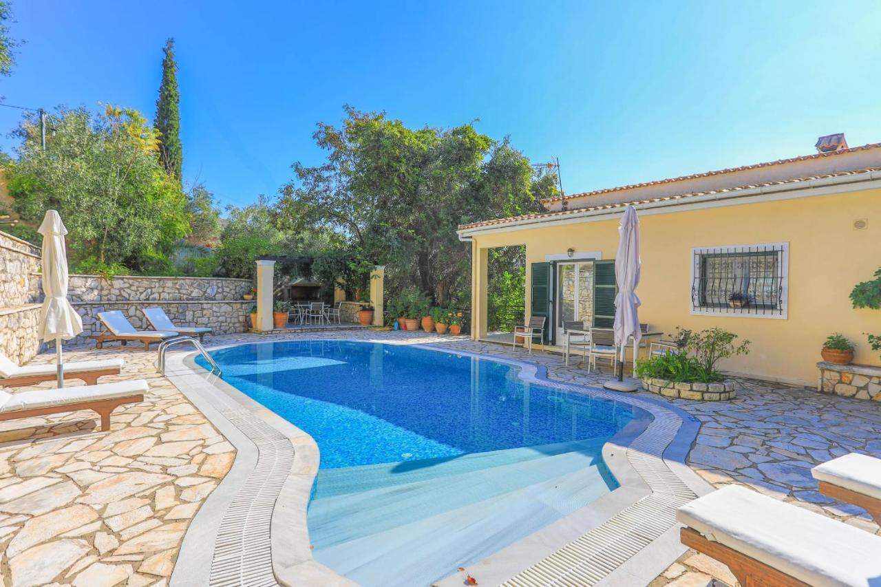 Villa Natasha Katávolos Zewnętrze zdjęcie